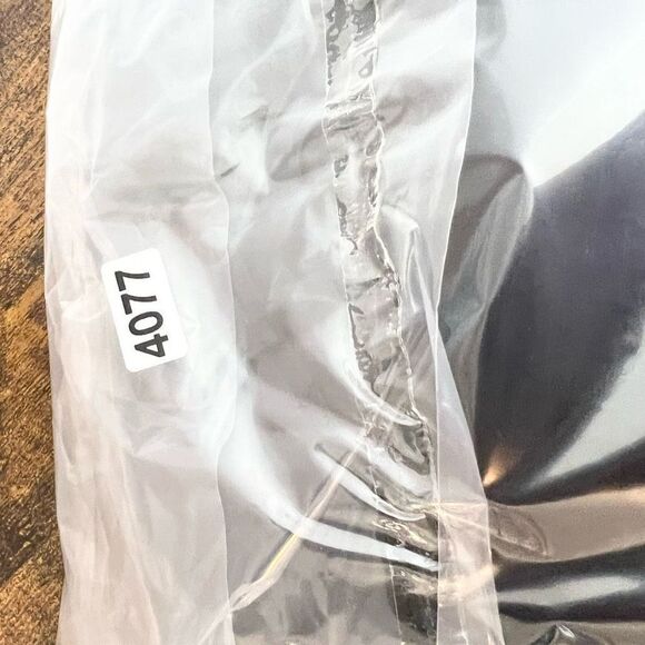 Lululemon Legging Womens 8 Ornate Eyelet Yoga Workout Crop Luxtreme Black - Picture 12 of 16